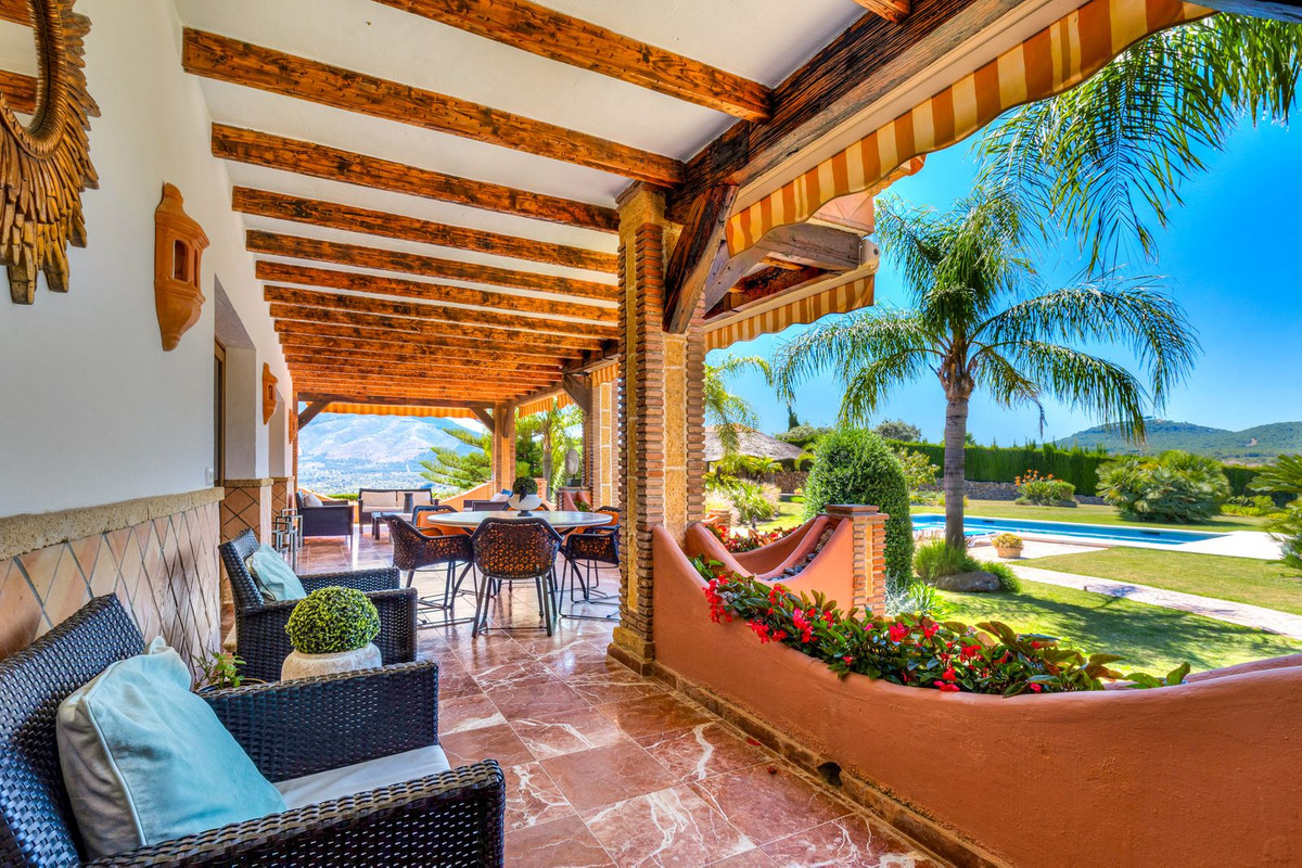 8 Bed Townhouse for sale in Coín Costa Del Sol, Málaga, Spain