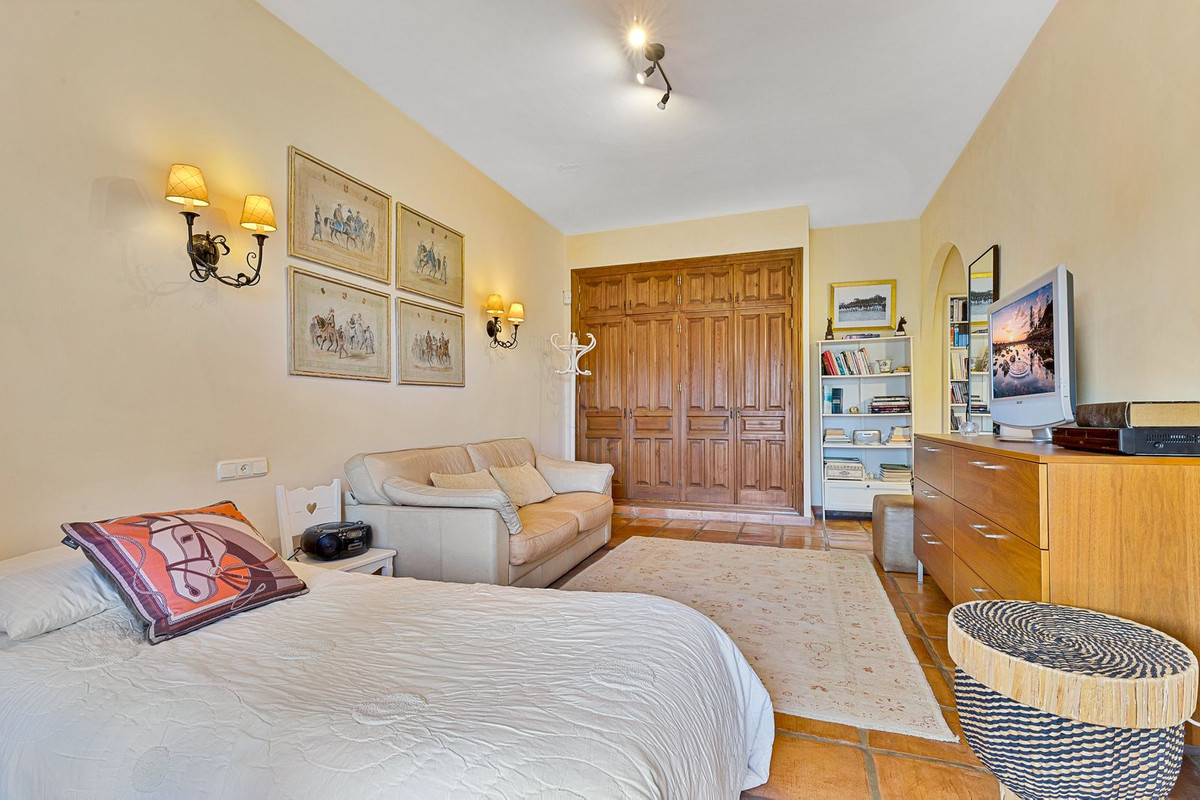 8 Bed Townhouse for sale in Coín Costa Del Sol, Málaga, Spain
