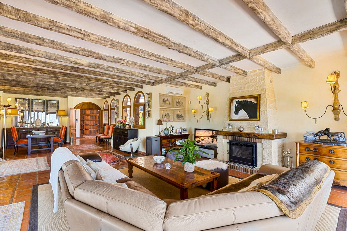 8 Bed Townhouse for sale in Coín Costa Del Sol, Málaga, Spain