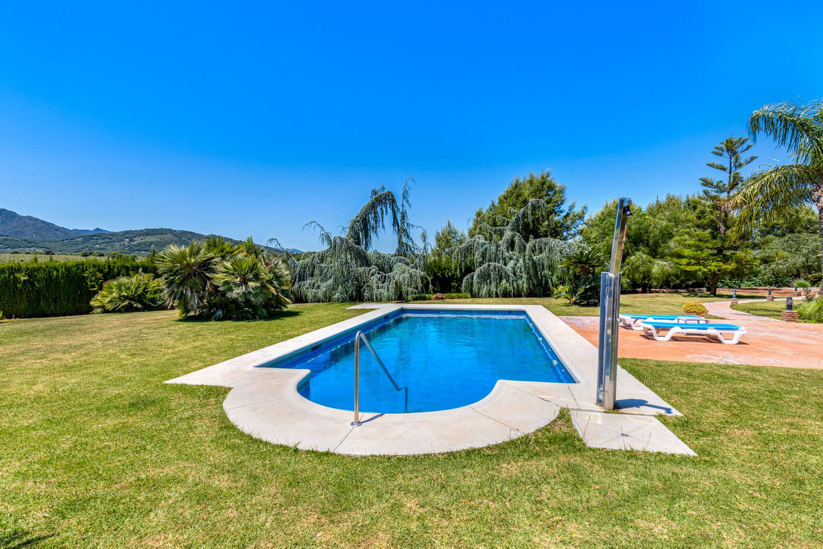 8 Bed Townhouse for sale in Coín Costa Del Sol, Málaga, Spain