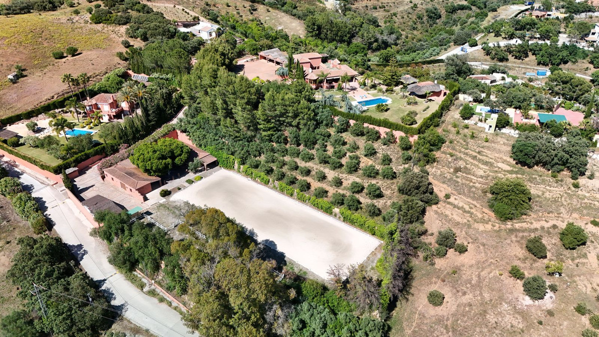 8 Bed Townhouse for sale in Coín Costa Del Sol, Málaga, Spain