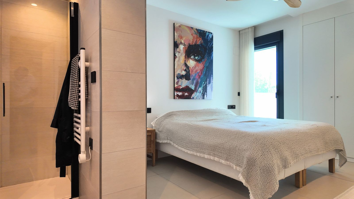 2 Bed Apartment for sale in Estepona Costa Del Sol, Málaga, Spain