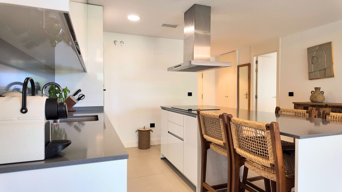 2 Bed Apartment for sale in Estepona Costa Del Sol, Málaga, Spain