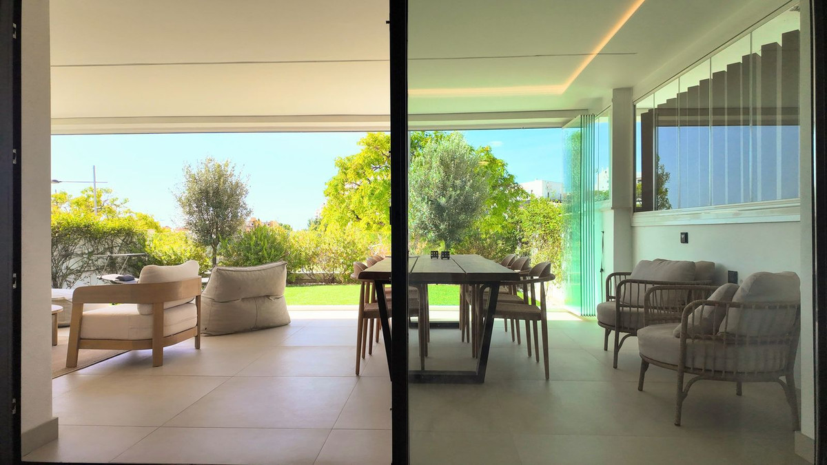 2 Bed Apartment for sale in Estepona Costa Del Sol, Málaga, Spain