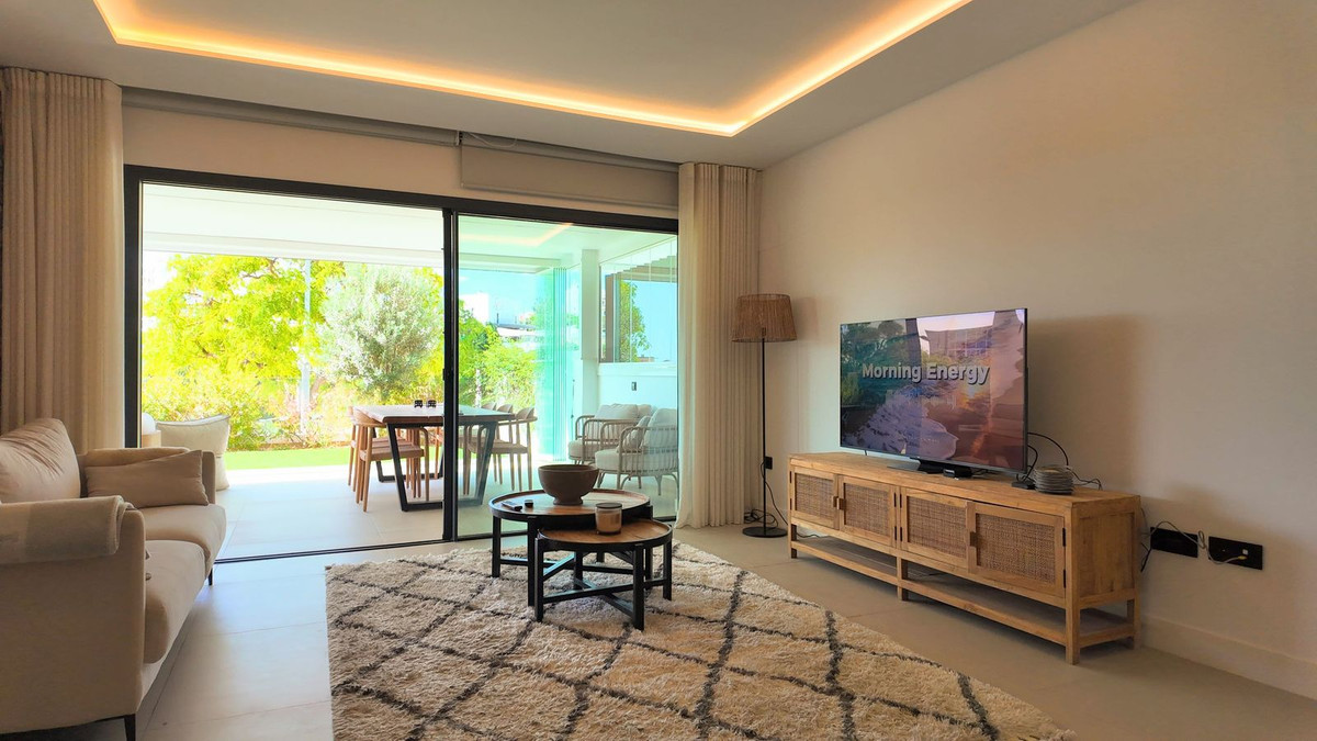 2 Bed Apartment for sale in Estepona Costa Del Sol, Málaga, Spain