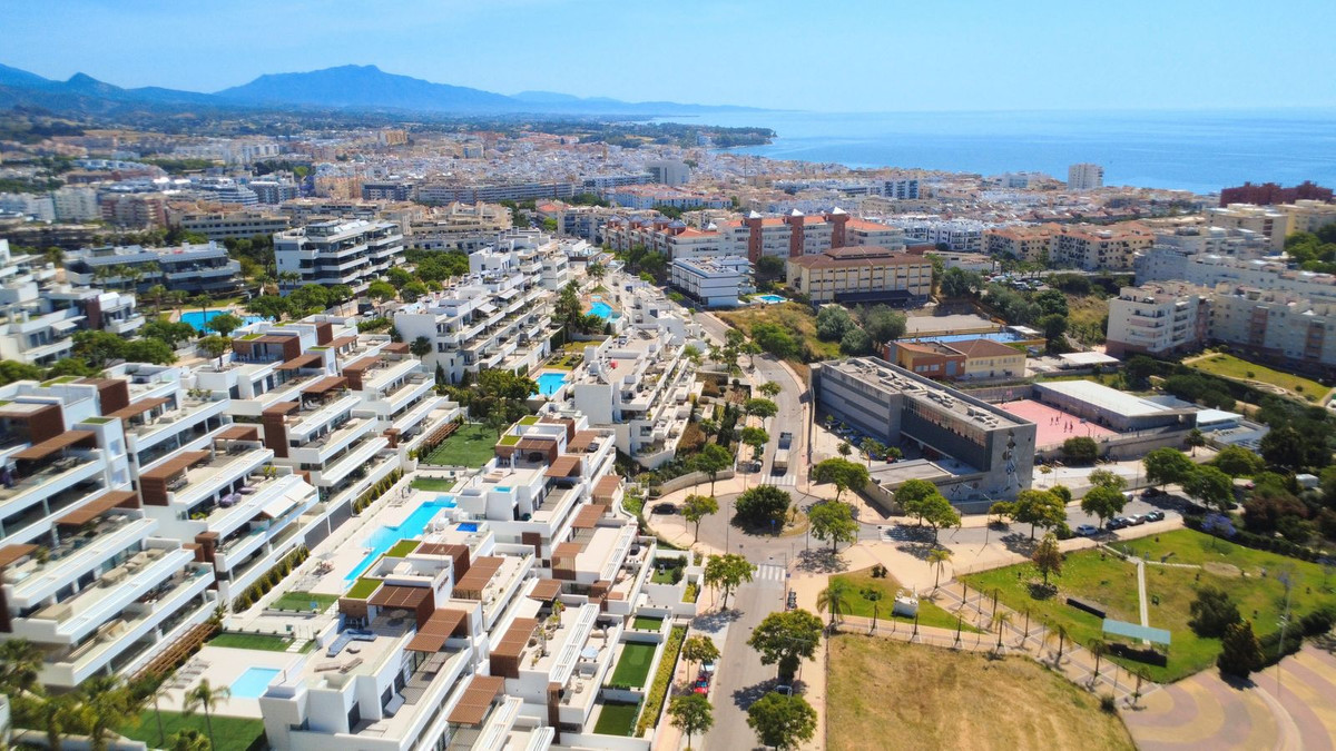 2 Bed Apartment for sale in Estepona Costa Del Sol, Málaga, Spain