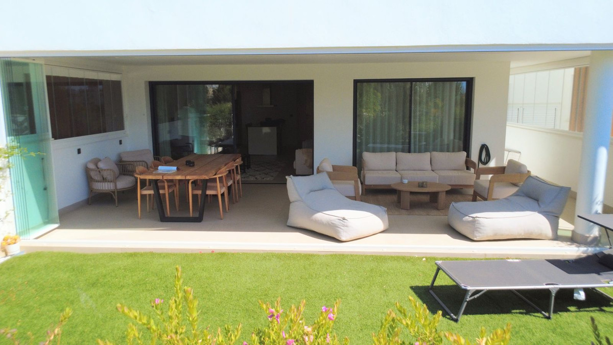 2 Bed Apartment for sale in Estepona Costa Del Sol, Málaga, Spain