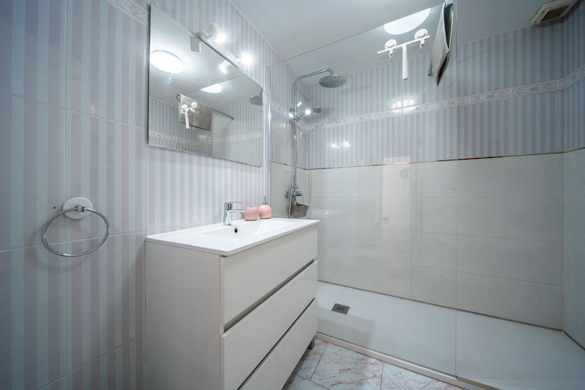 9 Bed Townhouse for sale in El Coto Costa Del Sol, Málaga, Spain