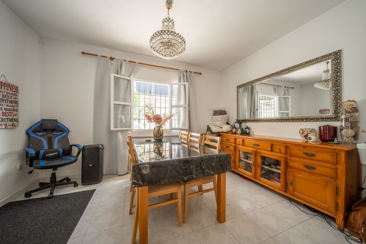 9 Bed Townhouse for sale in El Coto Costa Del Sol, Málaga, Spain