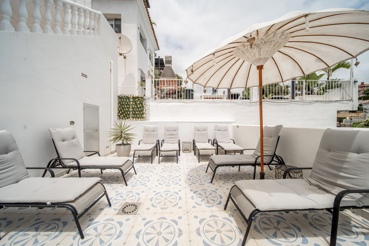 9 Bed Townhouse for sale in El Coto Costa Del Sol, Málaga, Spain