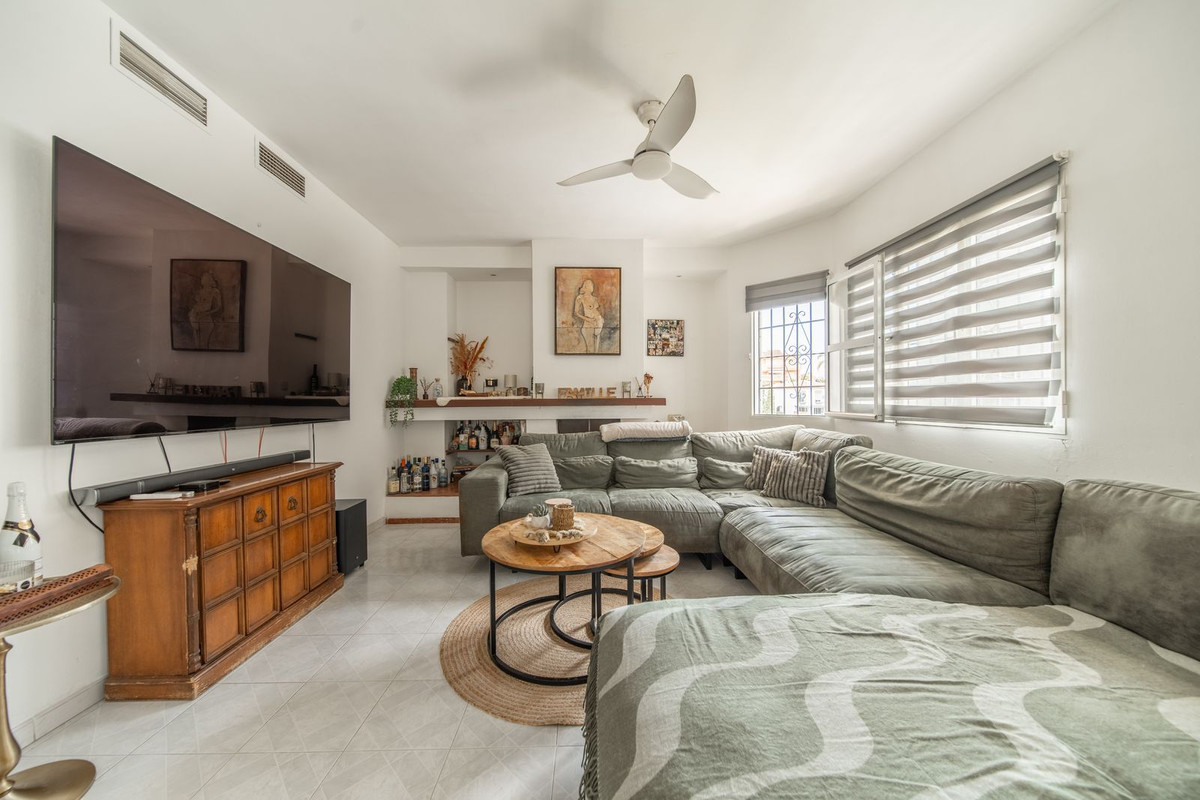 9 Bed Townhouse for sale in El Coto Costa Del Sol, Málaga, Spain