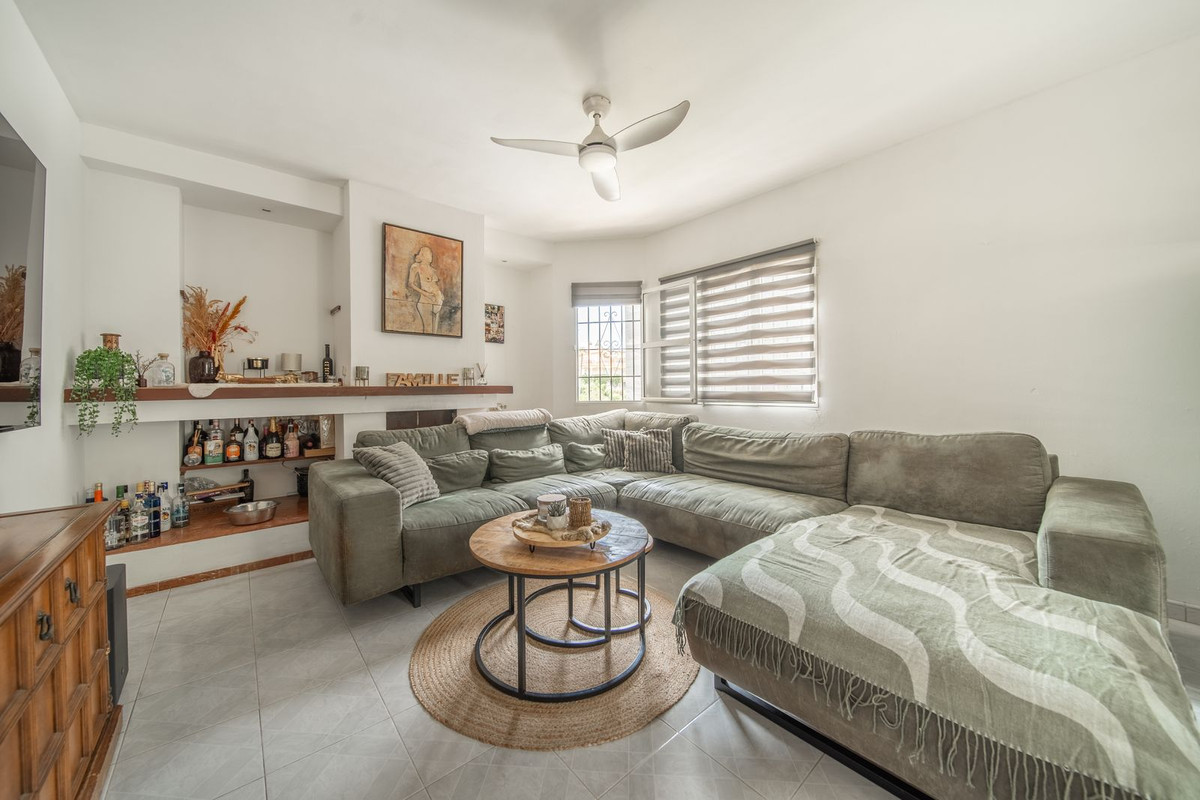 9 Bed Townhouse for sale in El Coto Costa Del Sol, Málaga, Spain