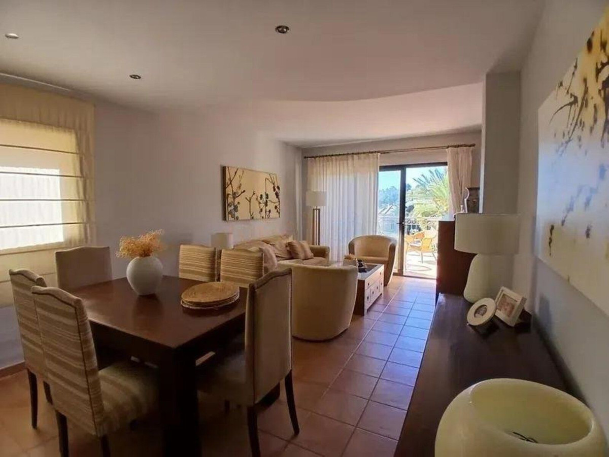 Se vende Apartamento Planta Media de 2 dormitorios en Costa Del Sol, Málaga, España