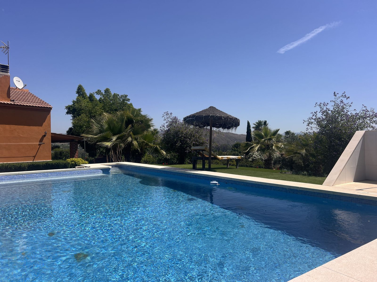 Se vende Finca - Cortijo de 2 dormitorios en Costa Del Sol, Málaga, España