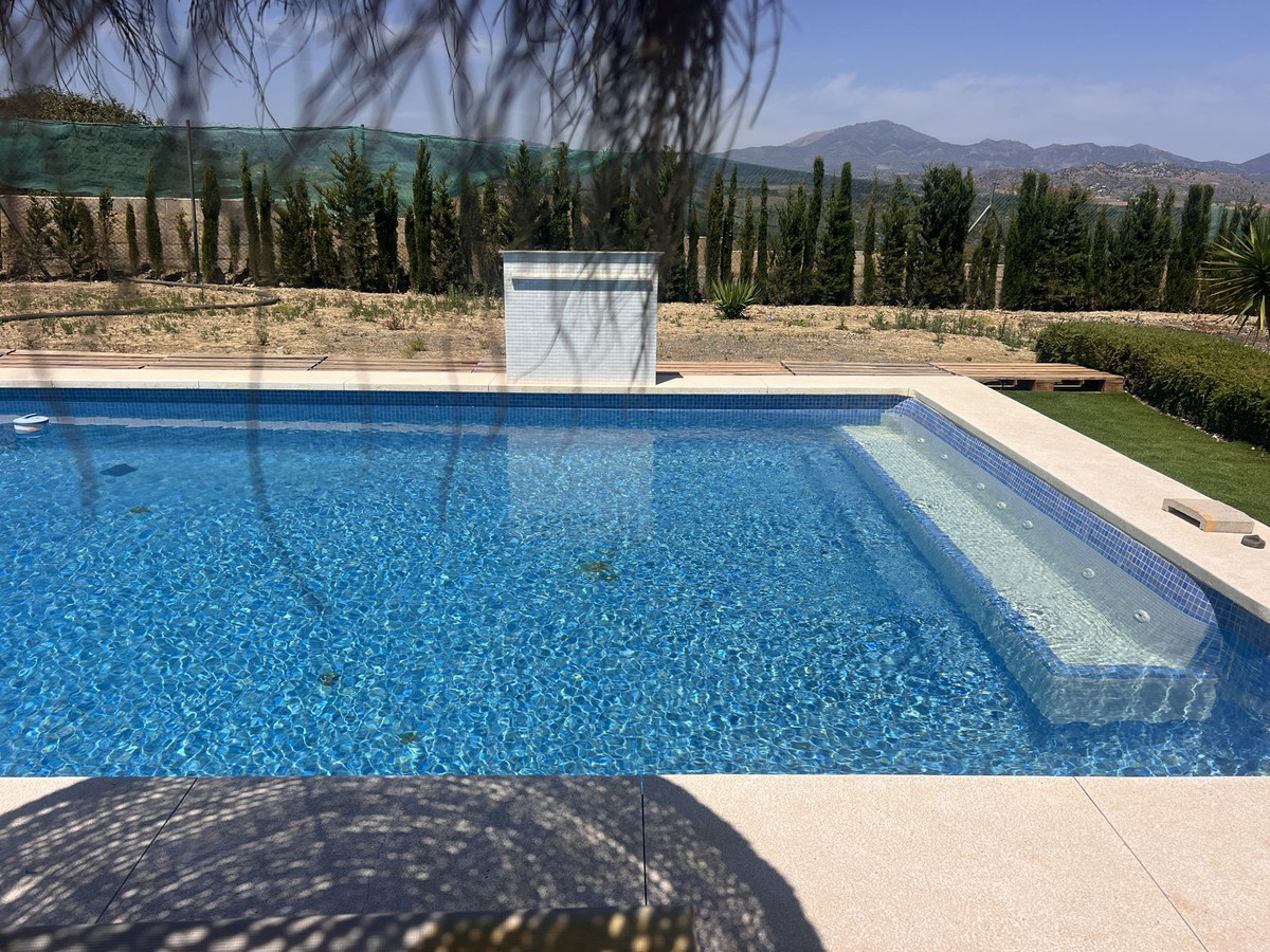 Se vende Finca - Cortijo de 2 dormitorios en Costa Del Sol, Málaga, España