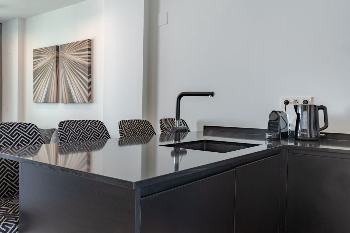 Se vende Apartamento Planta Media de 2 dormitorios en Costa Del Sol, Málaga, España