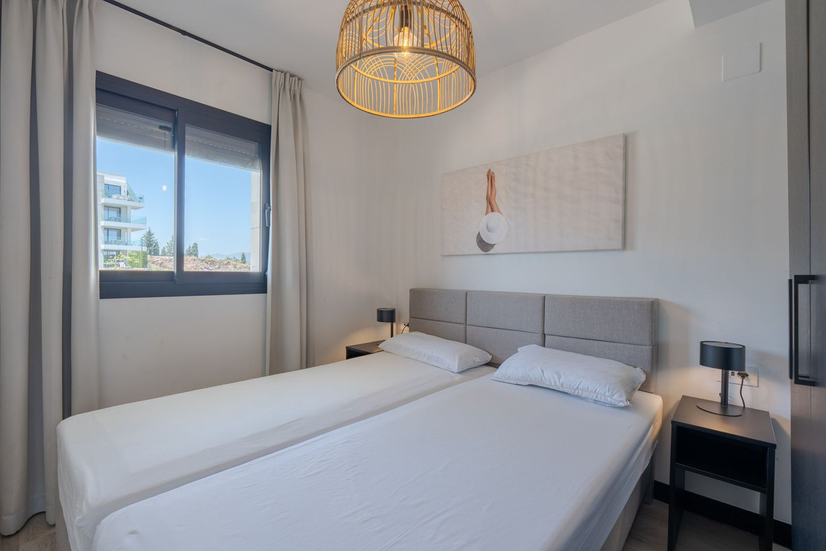 Se vende Apartamento Planta Media de 2 dormitorios en Costa Del Sol, Málaga, España