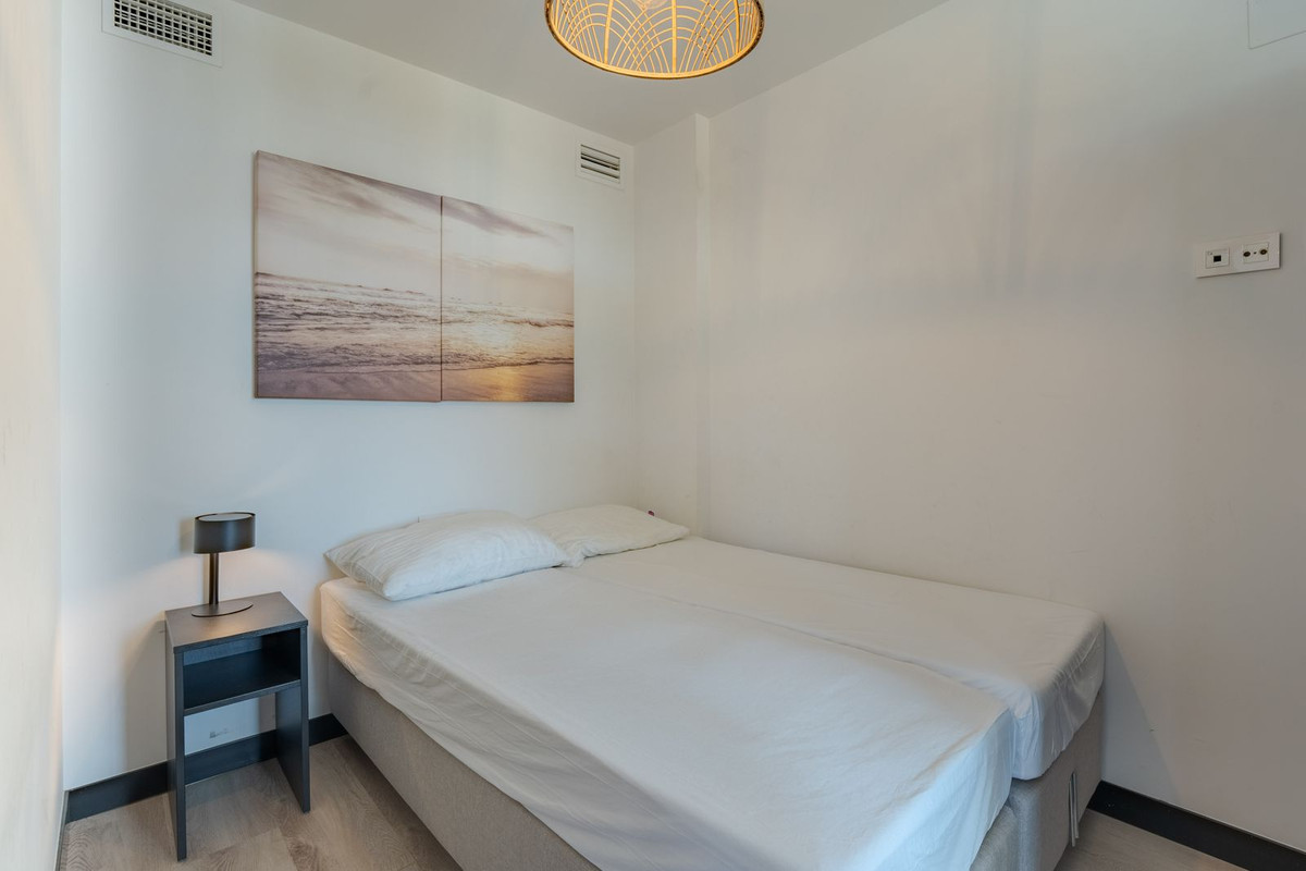 Se vende Apartamento Planta Media de 2 dormitorios en Costa Del Sol, Málaga, España