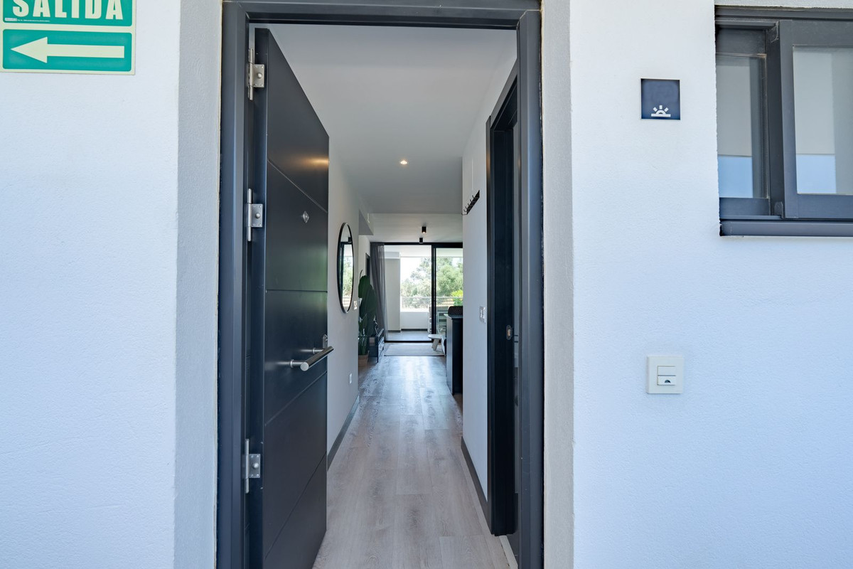 Se vende Apartamento Planta Media de 2 dormitorios en Costa Del Sol, Málaga, España