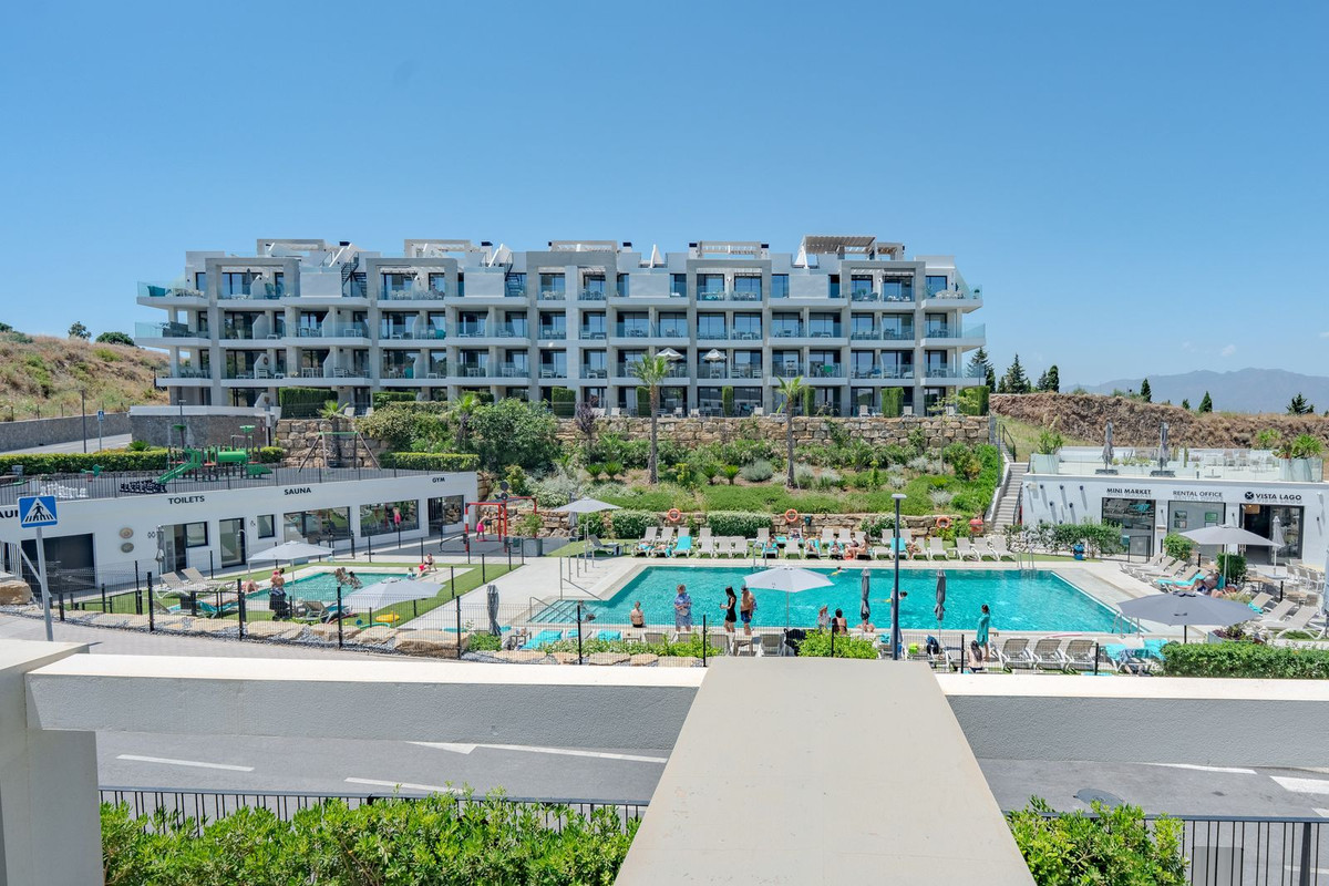 Se vende Apartamento Planta Media de 2 dormitorios en Costa Del Sol, Málaga, España