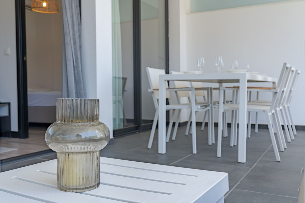 Se vende Apartamento Planta Media de 2 dormitorios en Costa Del Sol, Málaga, España