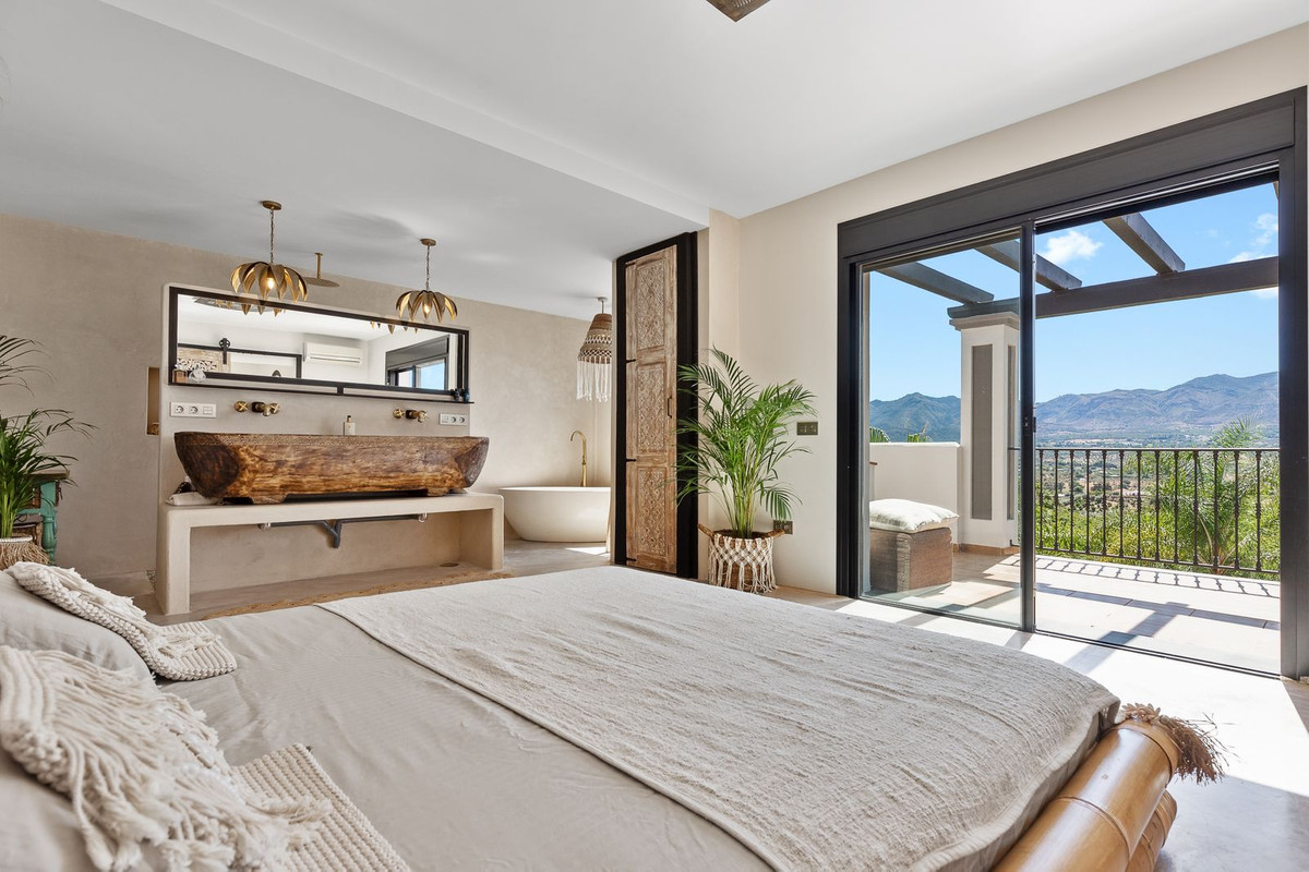 5 Bed Townhouse for sale in Alhaurín De La Torre Costa Del Sol, Málaga, Spain