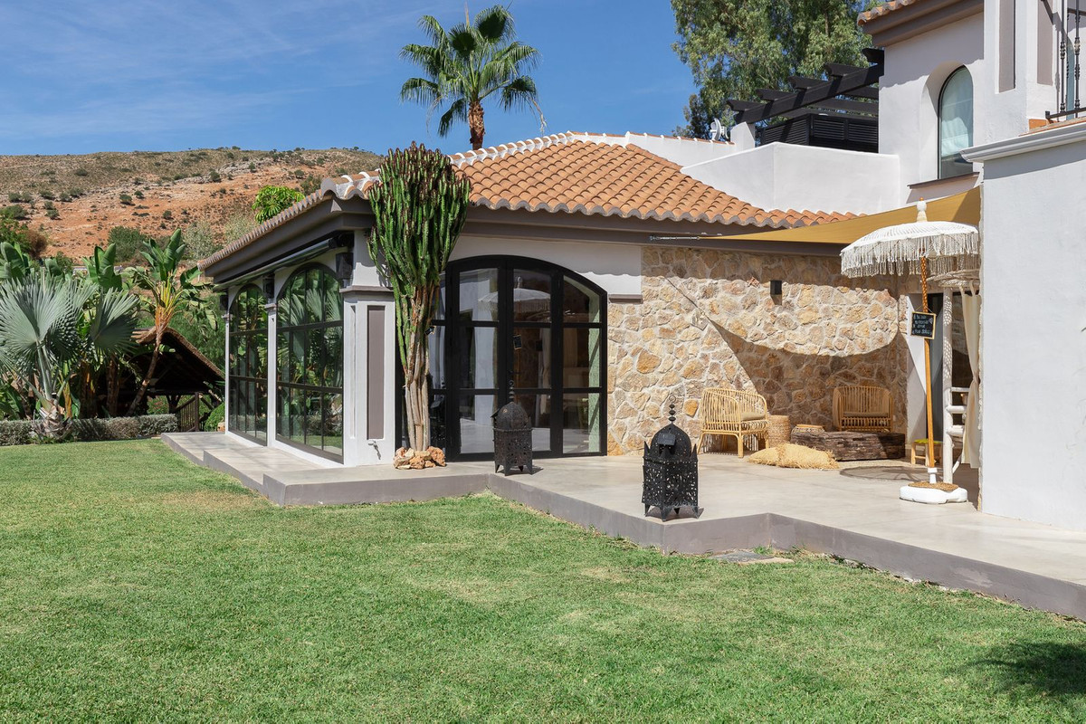 5 Bed Townhouse for sale in Alhaurín De La Torre Costa Del Sol, Málaga, Spain