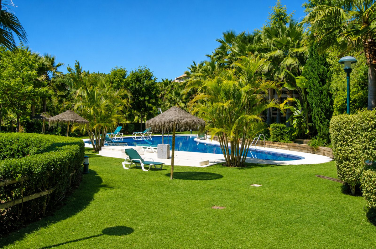 Se vende Apartamento Planta Media de 3 dormitorios en Costa Del Sol, Málaga, España