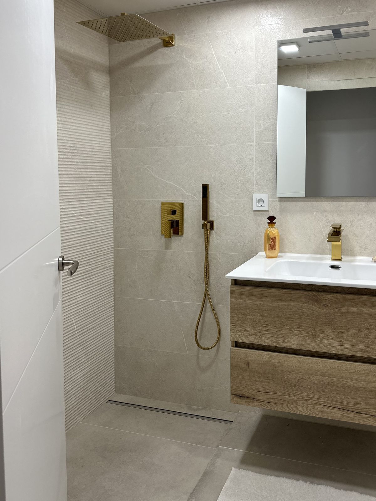 Se vende Apartamento Planta Media de 2 dormitorios en Costa Blanca, Alicante, España
