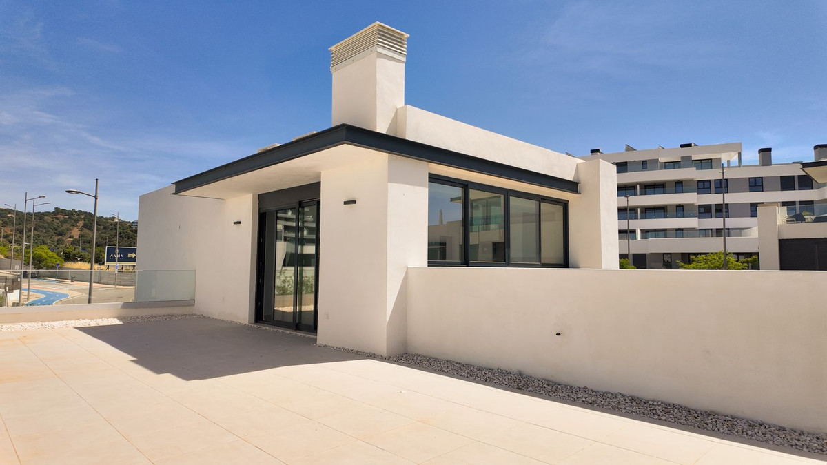2 Bed Apartment for sale in Estepona Costa Del Sol, Málaga, Spain