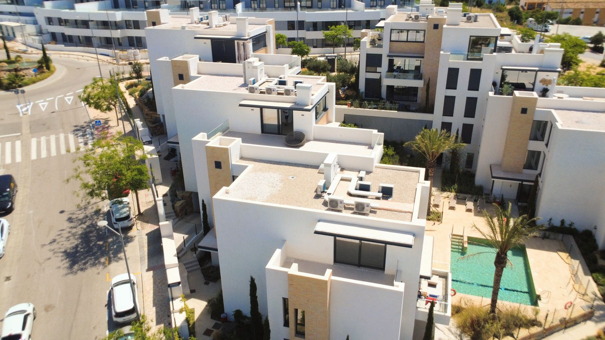 2 Bed Apartment for sale in Estepona Costa Del Sol, Málaga, Spain