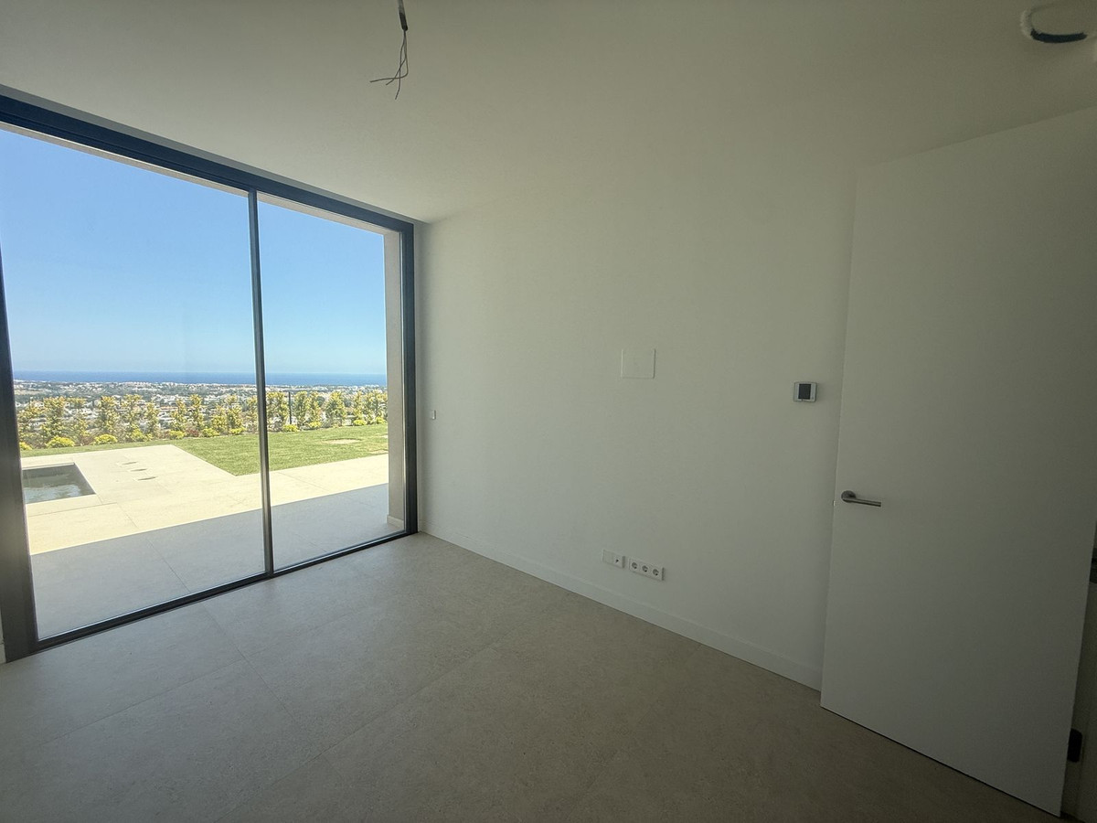 3 Bed Townhouse for sale in Benahavís Costa Del Sol, Málaga, Spain
