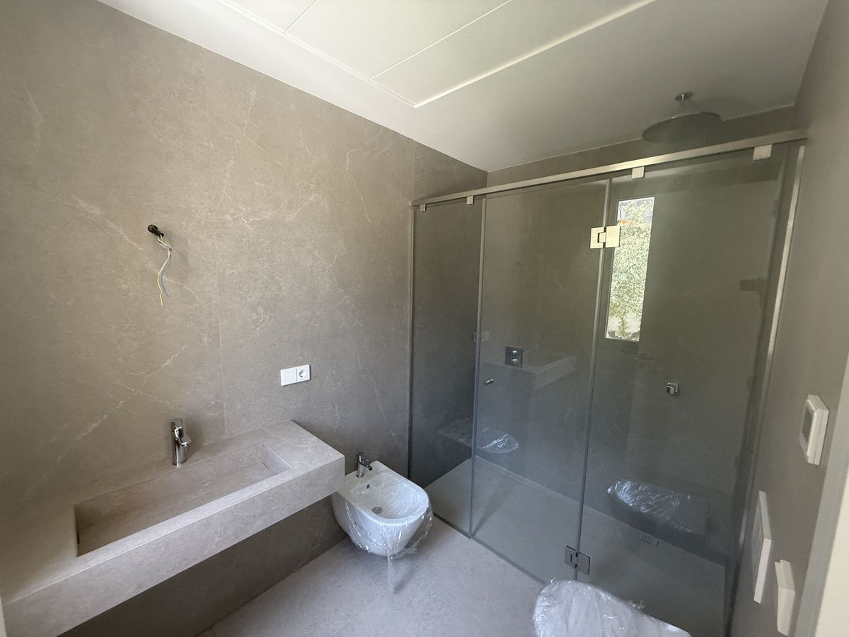 3 Bed Townhouse for sale in Benahavís Costa Del Sol, Málaga, Spain