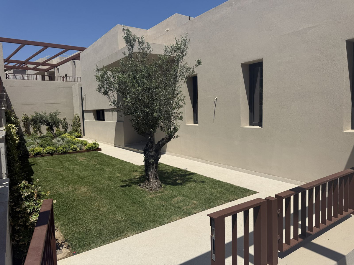 3 Bed Townhouse for sale in Benahavís Costa Del Sol, Málaga, Spain