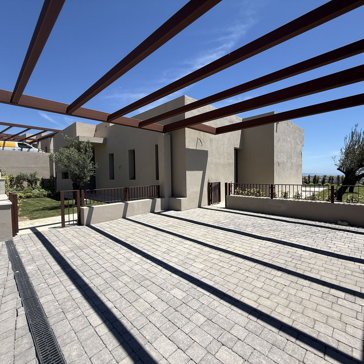3 Bed Townhouse for sale in Benahavís Costa Del Sol, Málaga, Spain