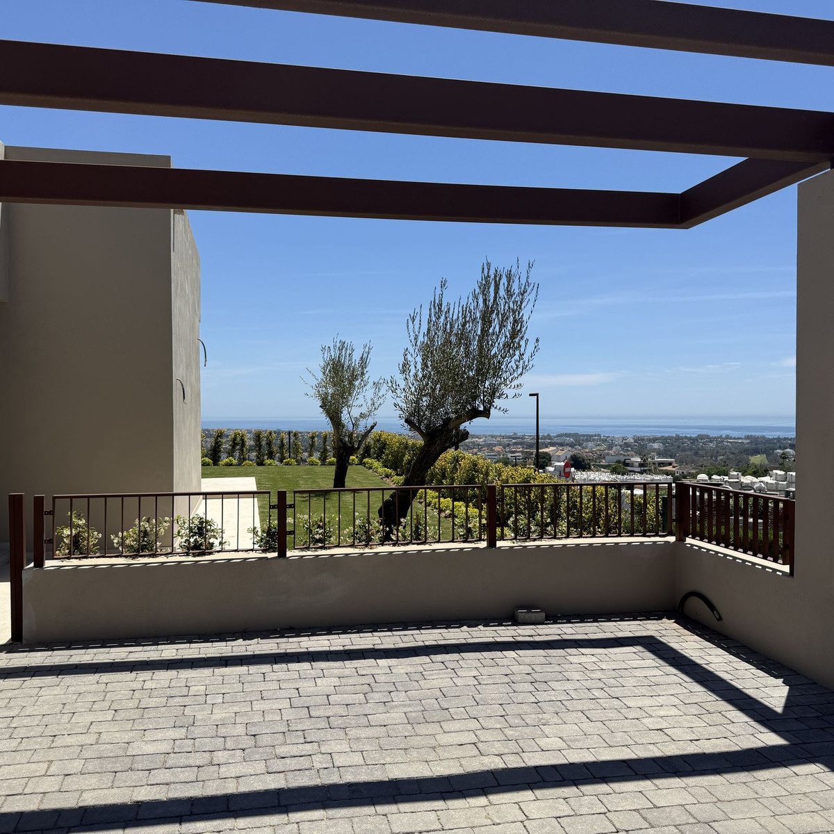 3 Bed Townhouse for sale in Benahavís Costa Del Sol, Málaga, Spain