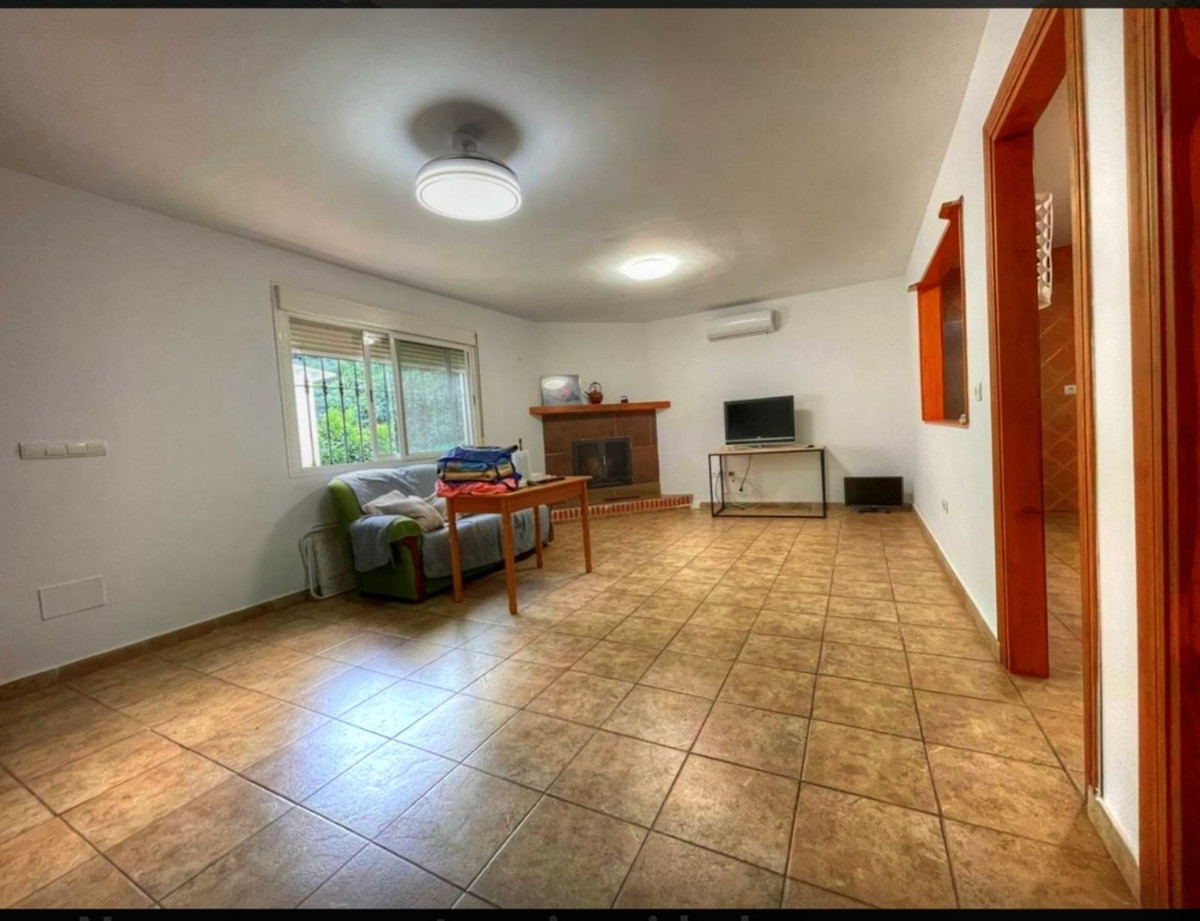 4 Bed Townhouse for sale in Estepona Costa Del Sol, Málaga, Spain