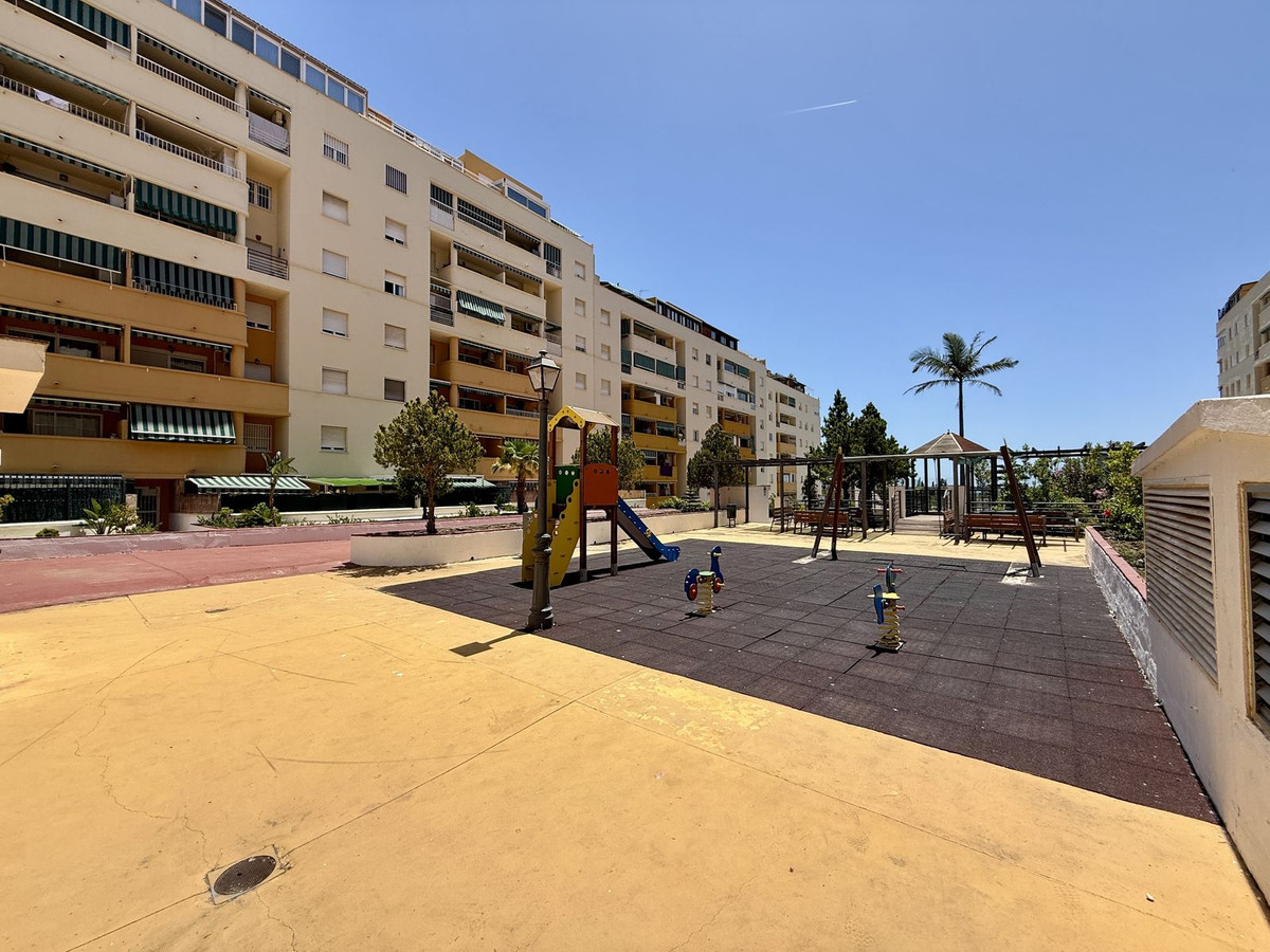 Se vende Apartamento Planta Baja de 3 dormitorios en Costa Del Sol, Málaga, España