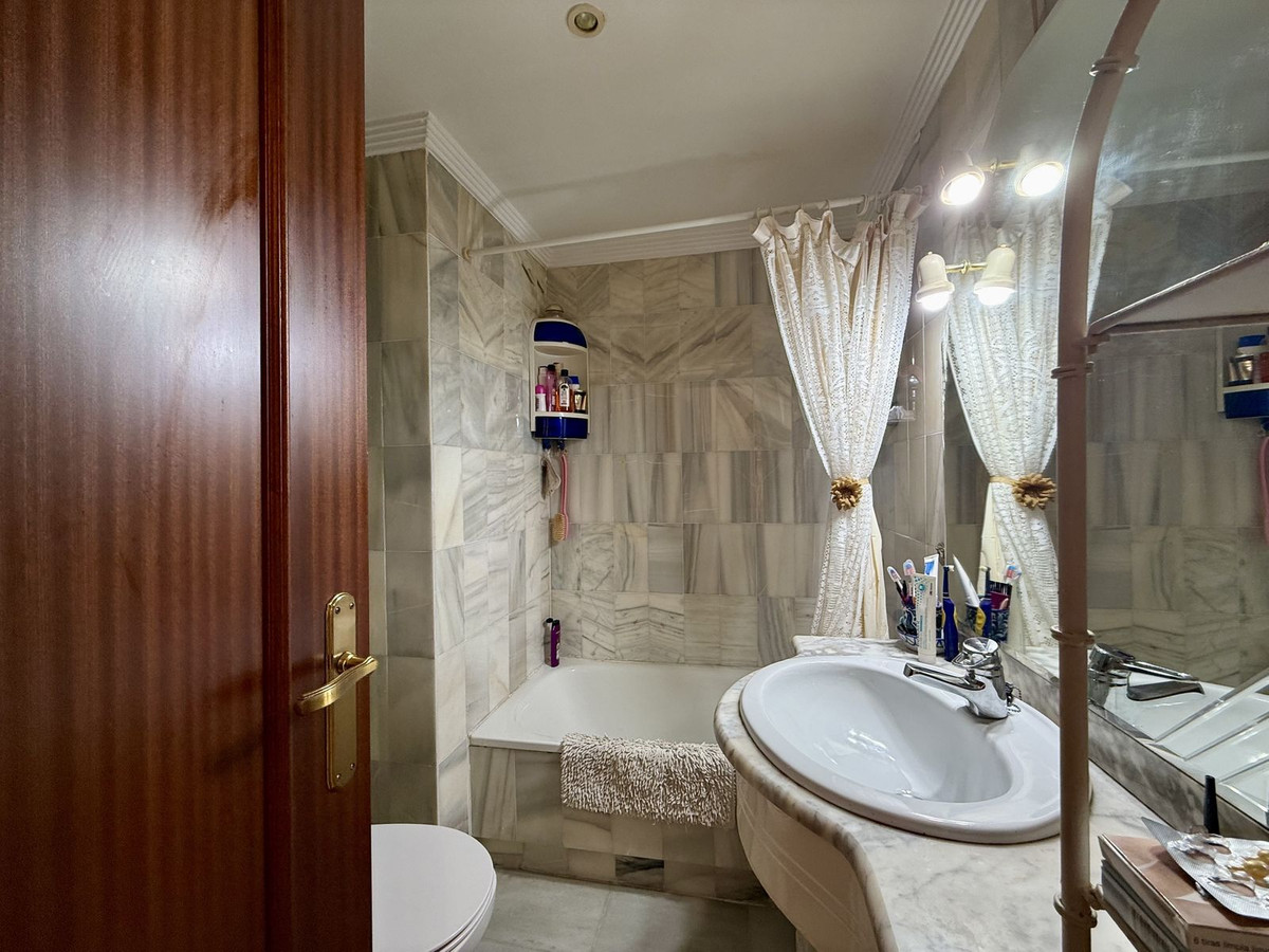 Se vende Apartamento Planta Baja de 3 dormitorios en Costa Del Sol, Málaga, España