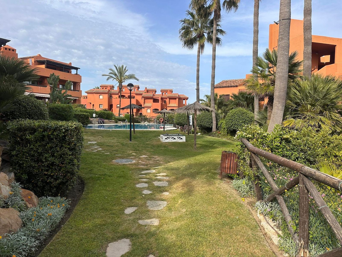 Se vende Apartamento Planta Baja de 2 dormitorios en Costa Del Sol, Málaga, España