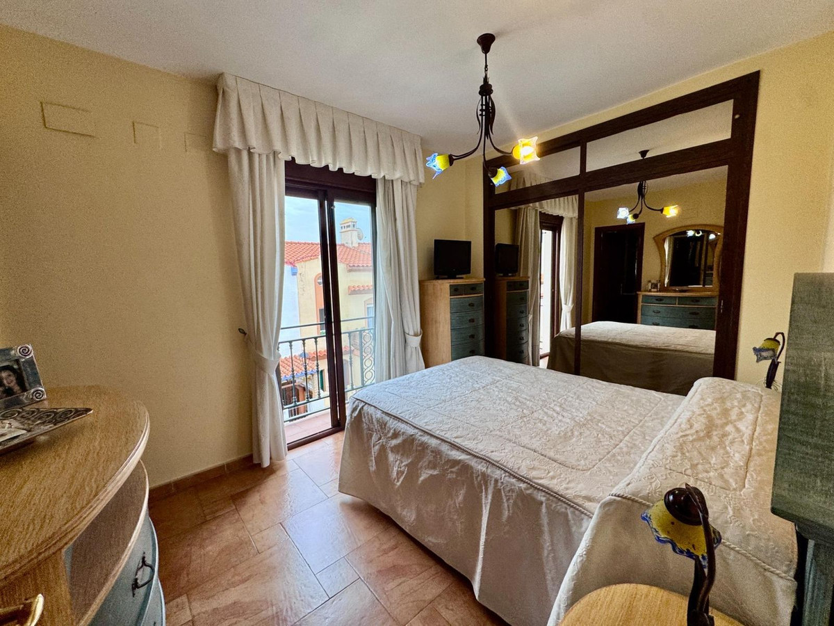 Se vende Pareada de 4 dormitorios en Costa Del Sol, Málaga, España