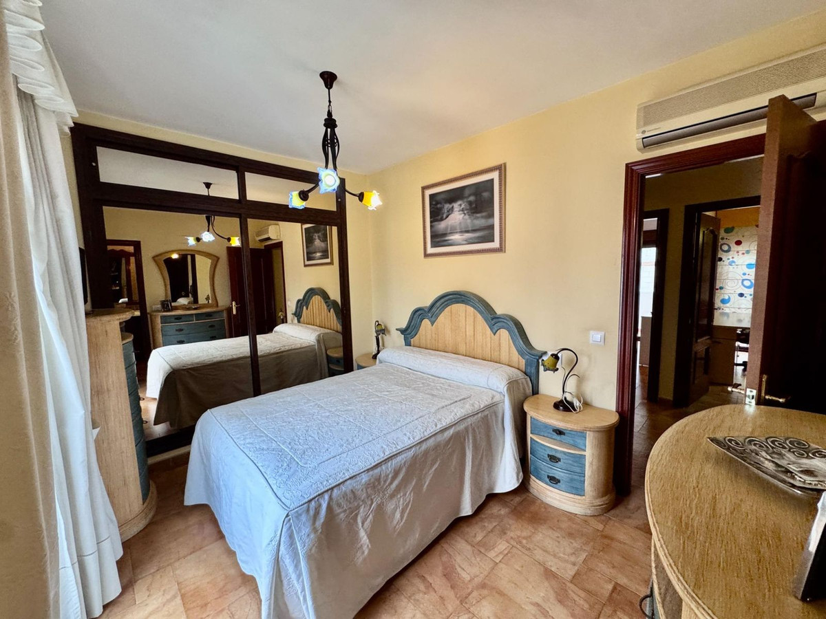 Se vende Pareada de 4 dormitorios en Costa Del Sol, Málaga, España