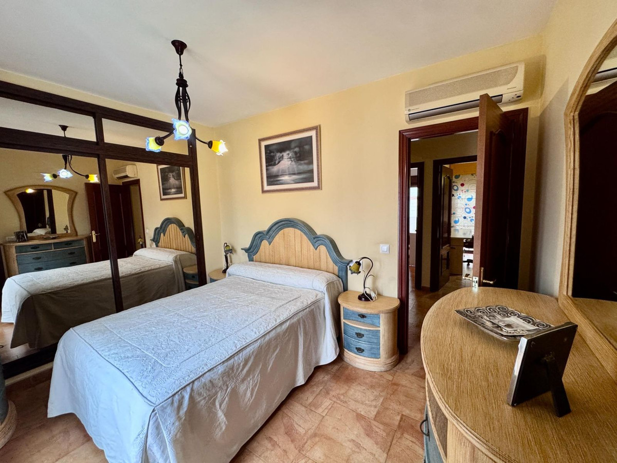 Se vende Pareada de 4 dormitorios en Costa Del Sol, Málaga, España