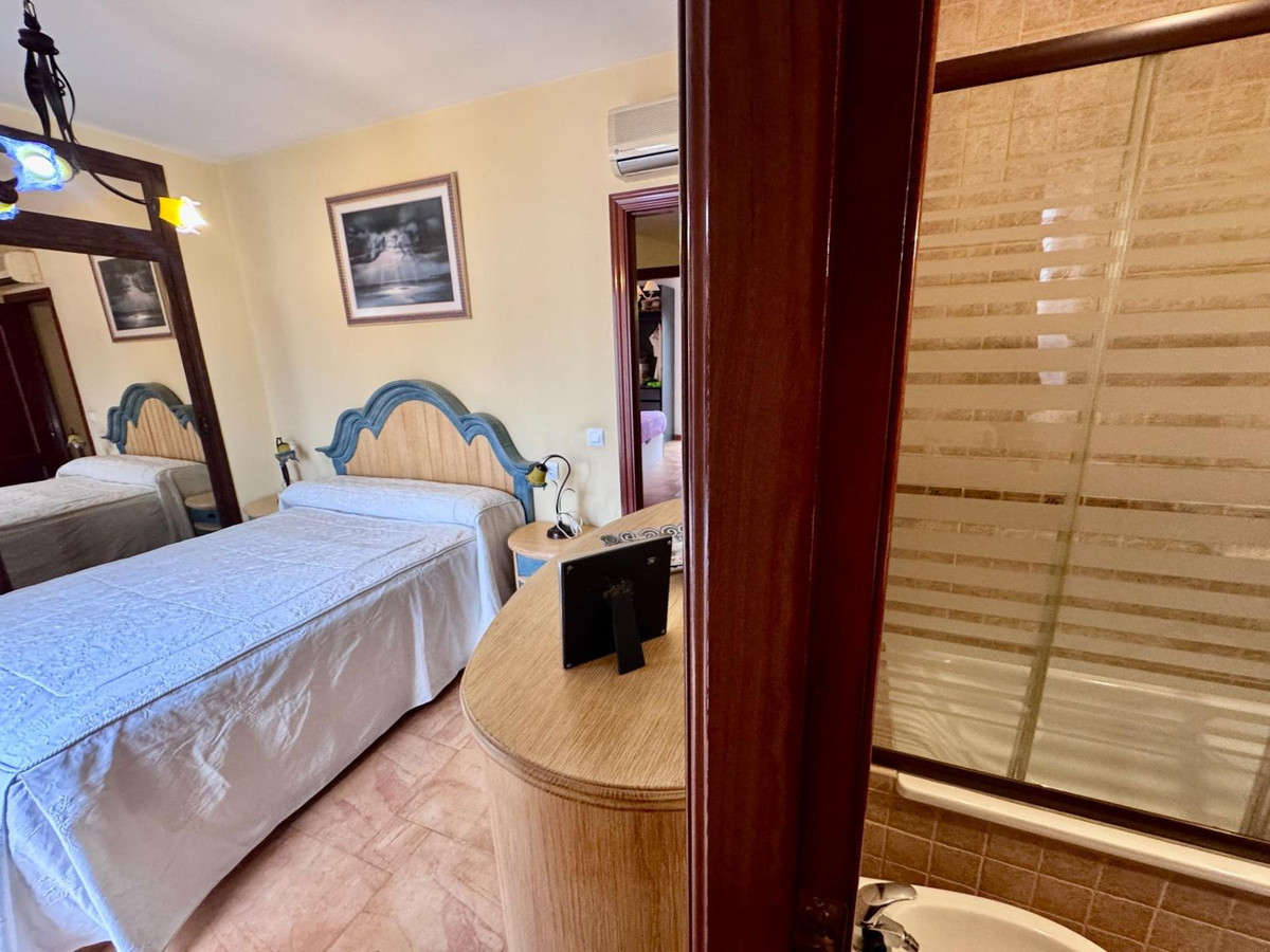 Se vende Pareada de 4 dormitorios en Costa Del Sol, Málaga, España
