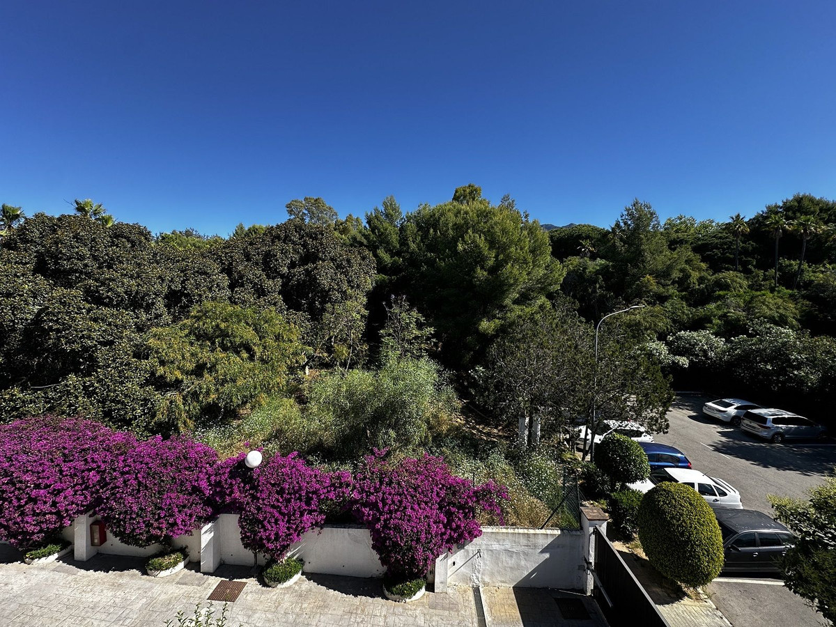 3 Bed Townhouse for sale in Nagüeles Costa Del Sol, Málaga, Spain