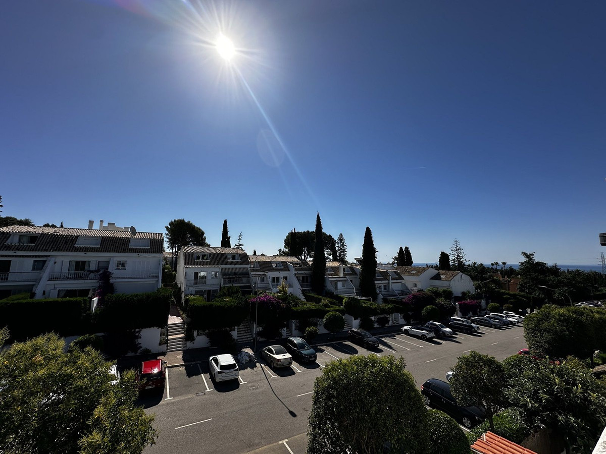 3 Bed Townhouse for sale in Nagüeles Costa Del Sol, Málaga, Spain