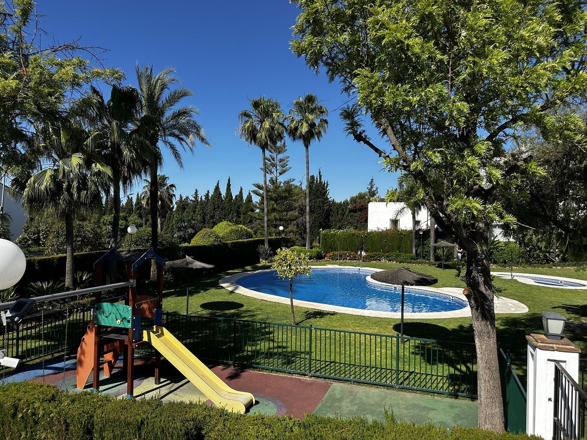 3 Bed Townhouse for sale in Nagüeles Costa Del Sol, Málaga, Spain
