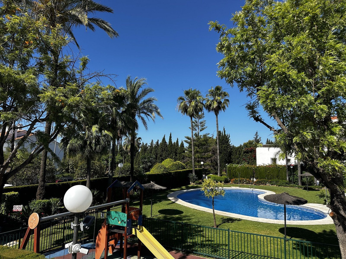 3 Bed Townhouse for sale in Nagüeles Costa Del Sol, Málaga, Spain