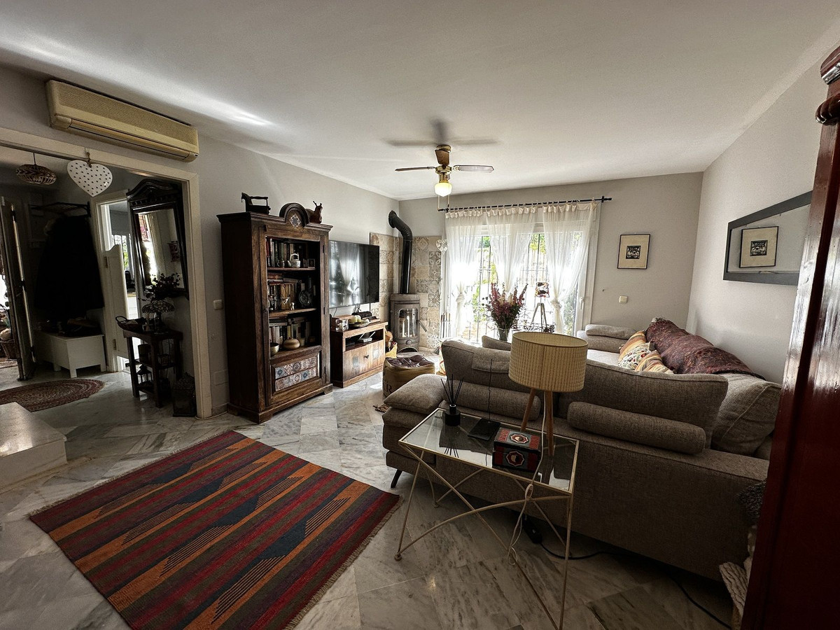 3 Bed Townhouse for sale in Nagüeles Costa Del Sol, Málaga, Spain
