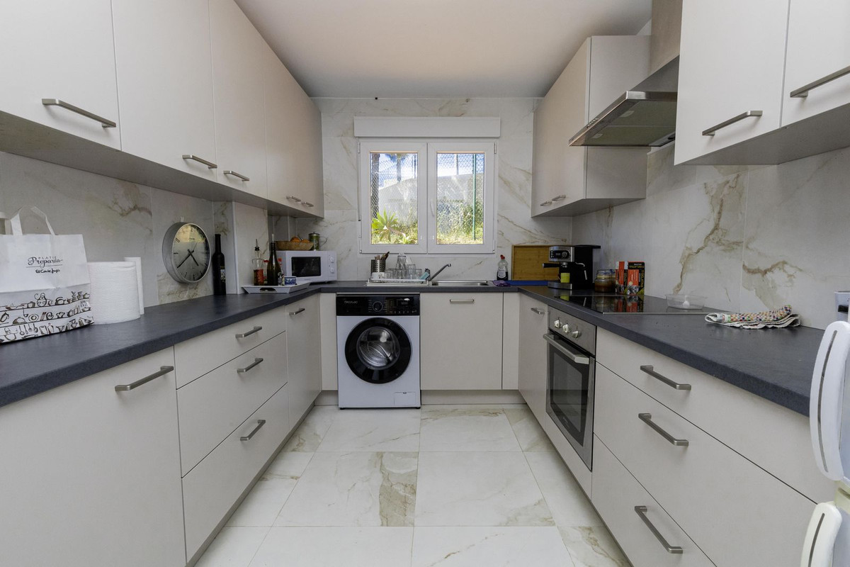 Se vende Villa - Chalet de 3 dormitorios en Costa Del Sol, Málaga, España